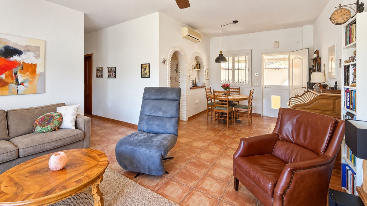 3 Bedroom Villa in Colmenar - Photo 14