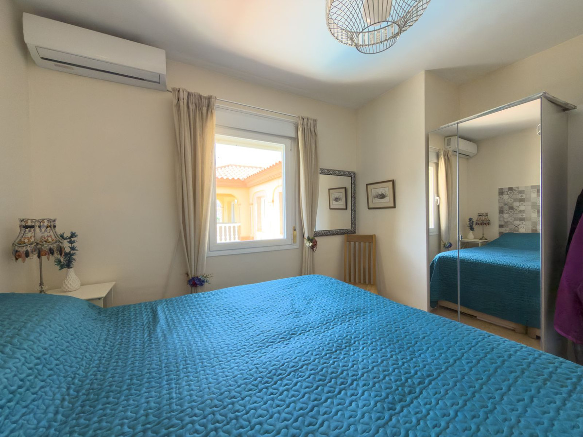 5 Bedroom Villa in Coín - Photo 27