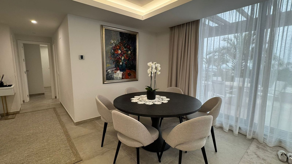 2 Bedroom Penthouse in Estepona - Foto 6