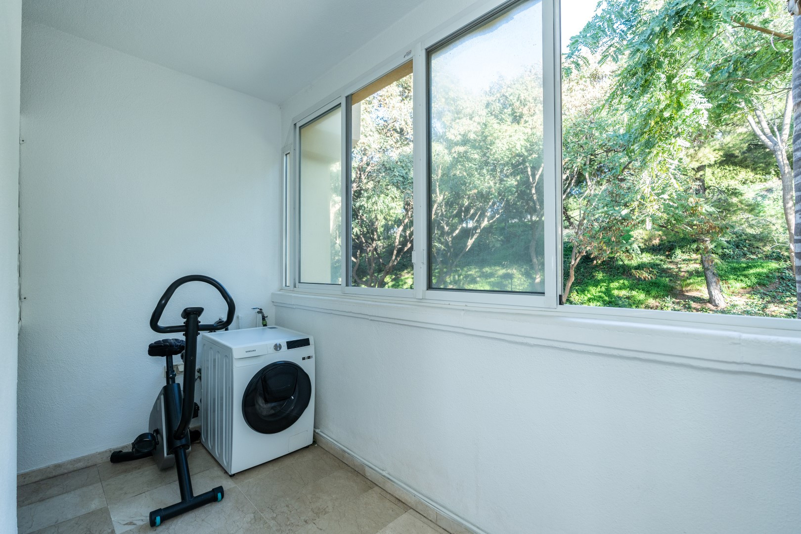 3 Bedroom Apartment in Marbella - Photo 14