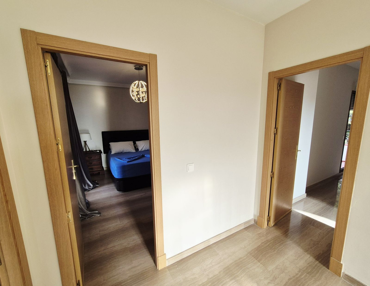 4 Bedroom Villa in San Pedro de Alcántara - Photo 14