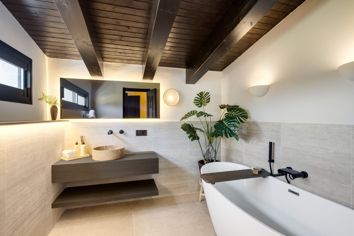 5 Bedroom Villa in Marbella - Фото 18