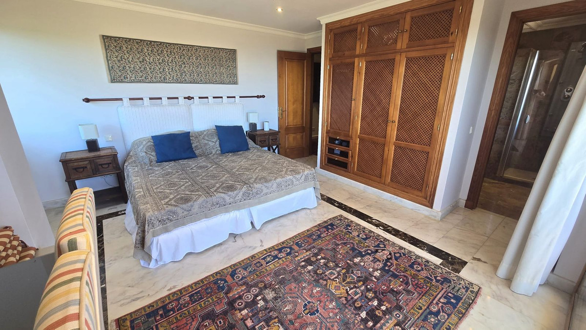 7 Bedroom Villa in Marbella - Photo 48