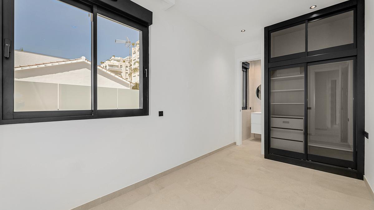 5 Bedroom Villa in Marbella - Photo 7