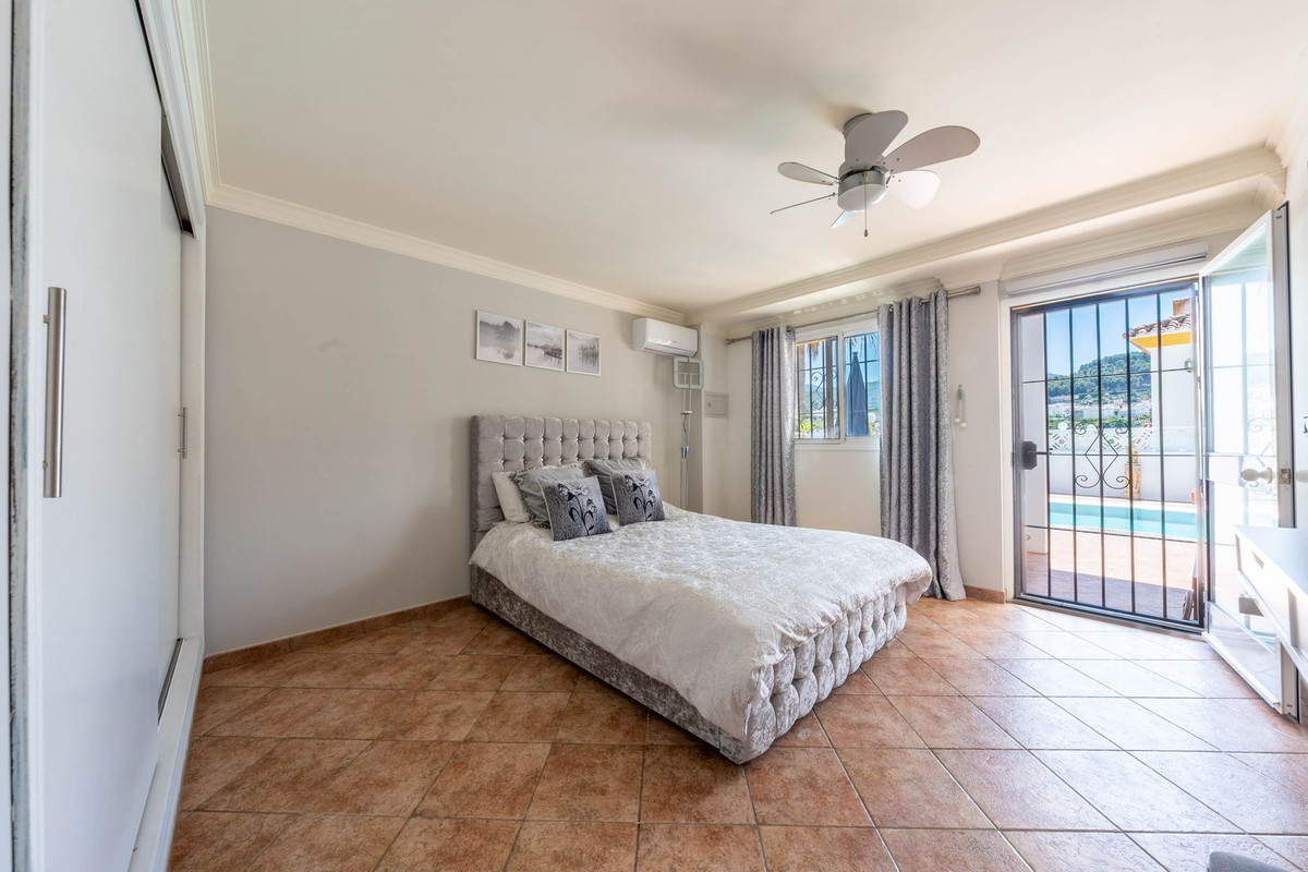 4 Bedroom Villa in Monda - Photo 25
