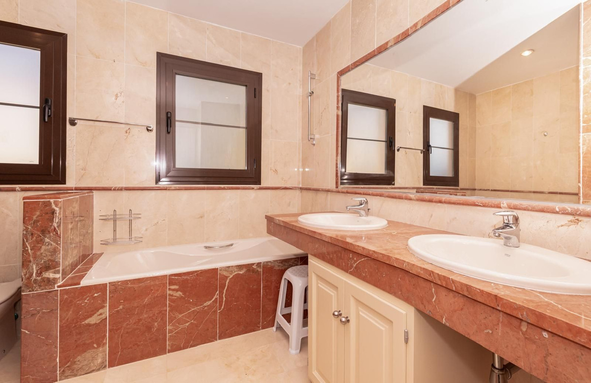 Apartamento com 4 quartos com piscina em Málaga, Espanha – Foto 4