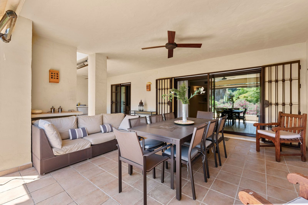 2 Bedroom Apartment in Benahavís - Foto 7