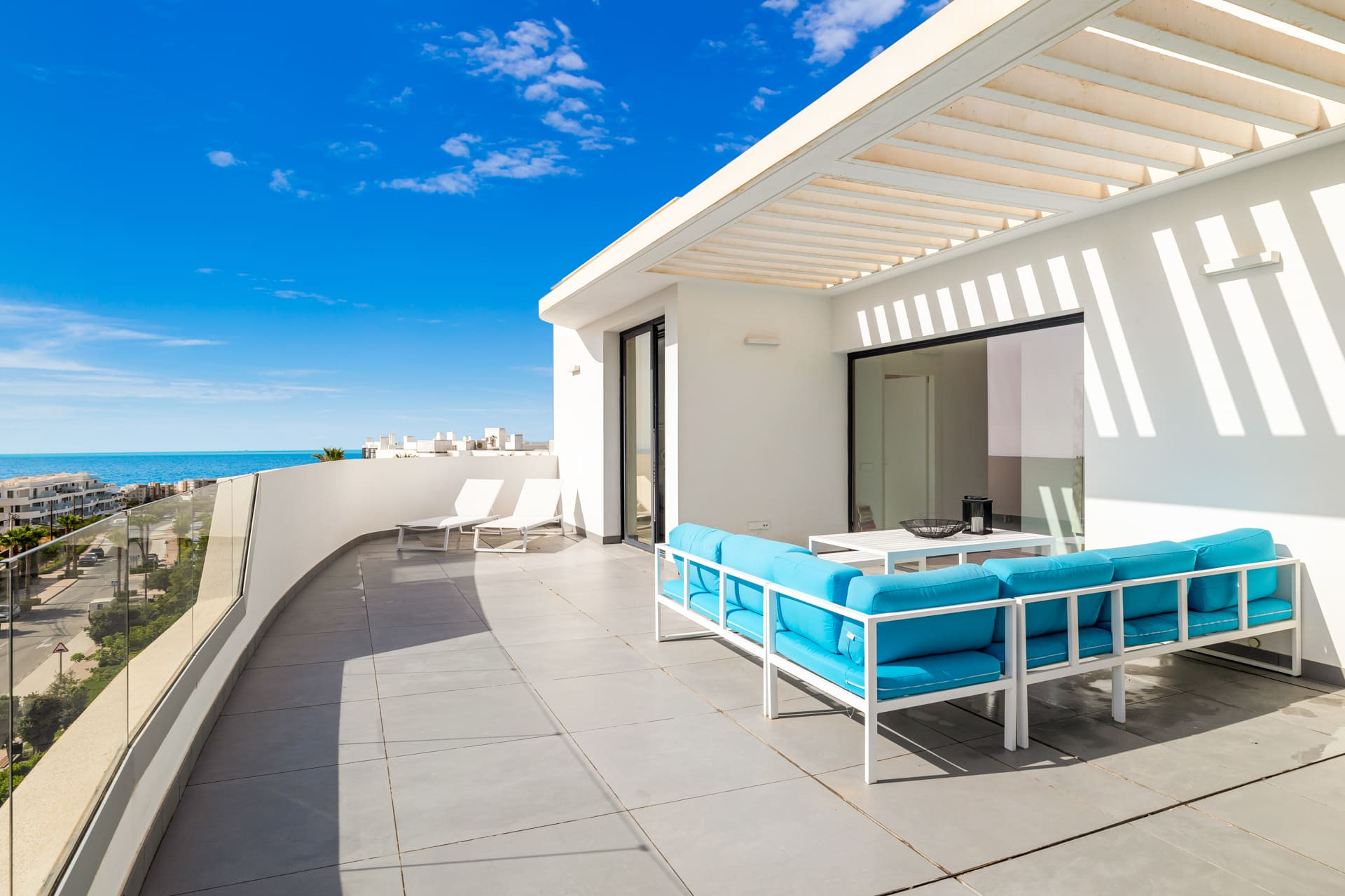 2 Bedroom Penthouse in Benalmádena - Photo 3