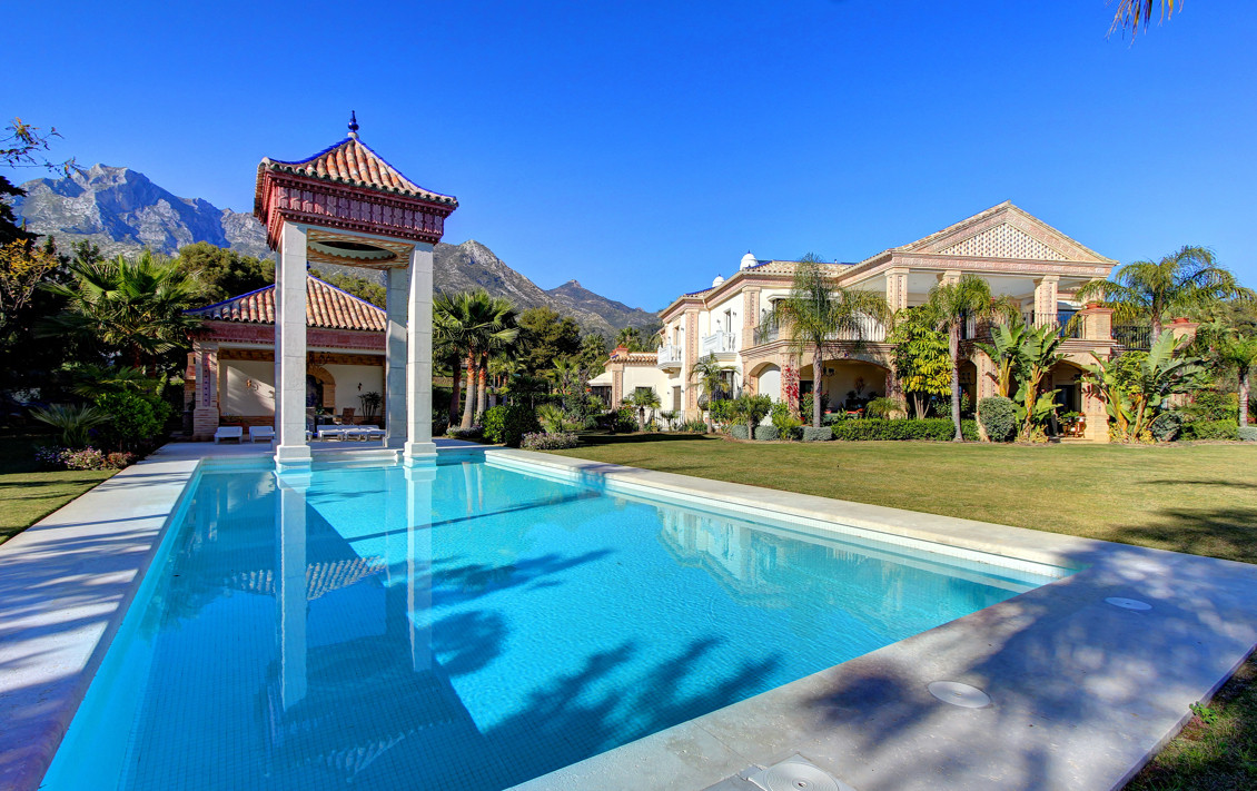 6 Bedroom Villa in Marbella - Photo 8