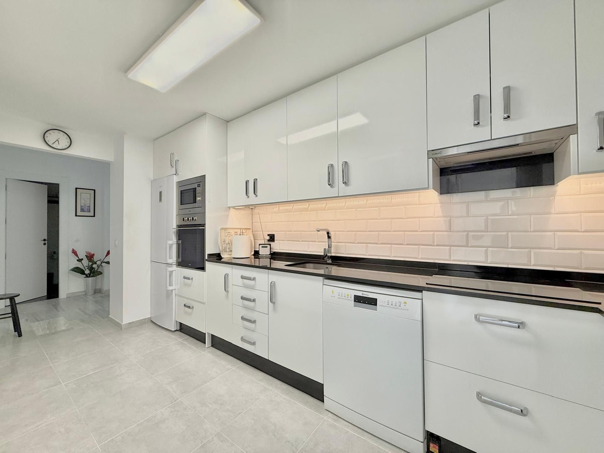 2 Bedroom Apartment in Fuengirola - Foto 7