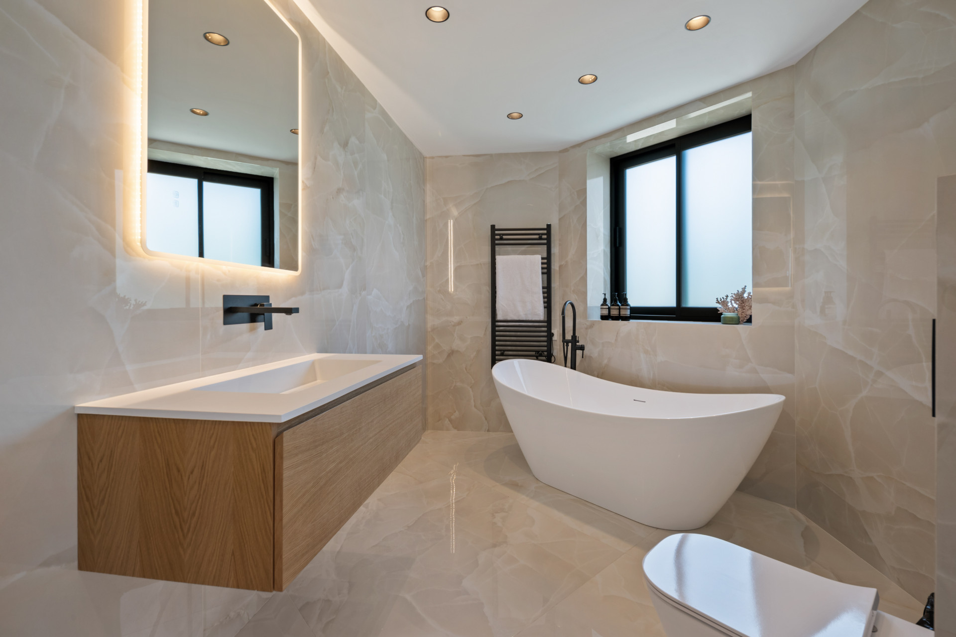 6 Bedroom Villa in Estepona - Photo 29