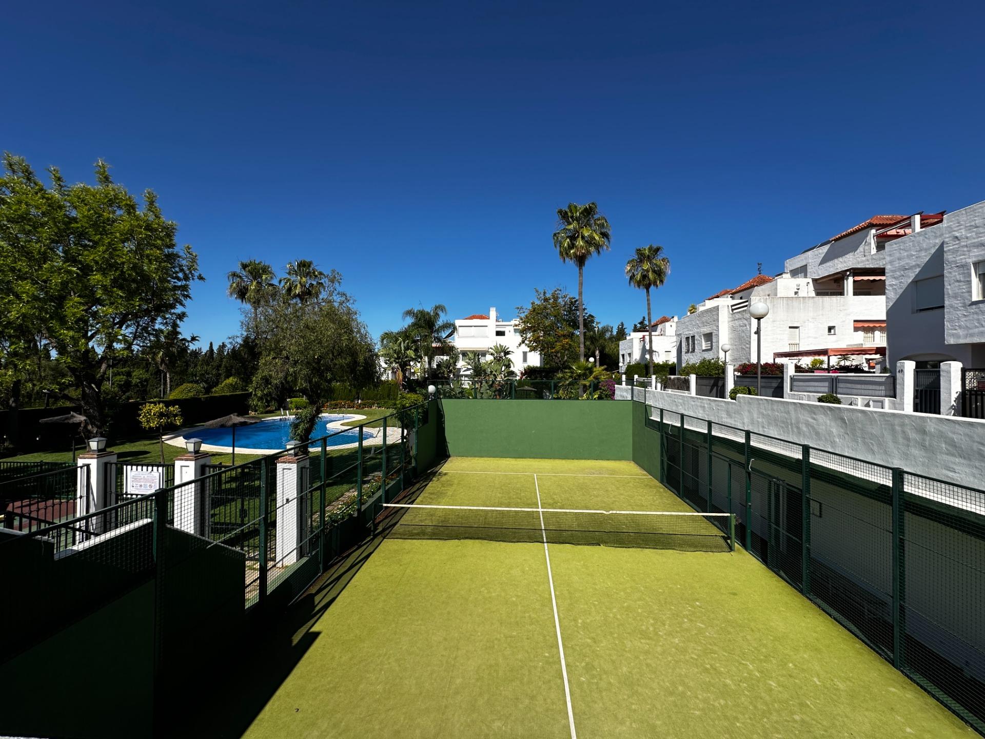 3 Bedroom Townhouse in Marbella - Photo 3