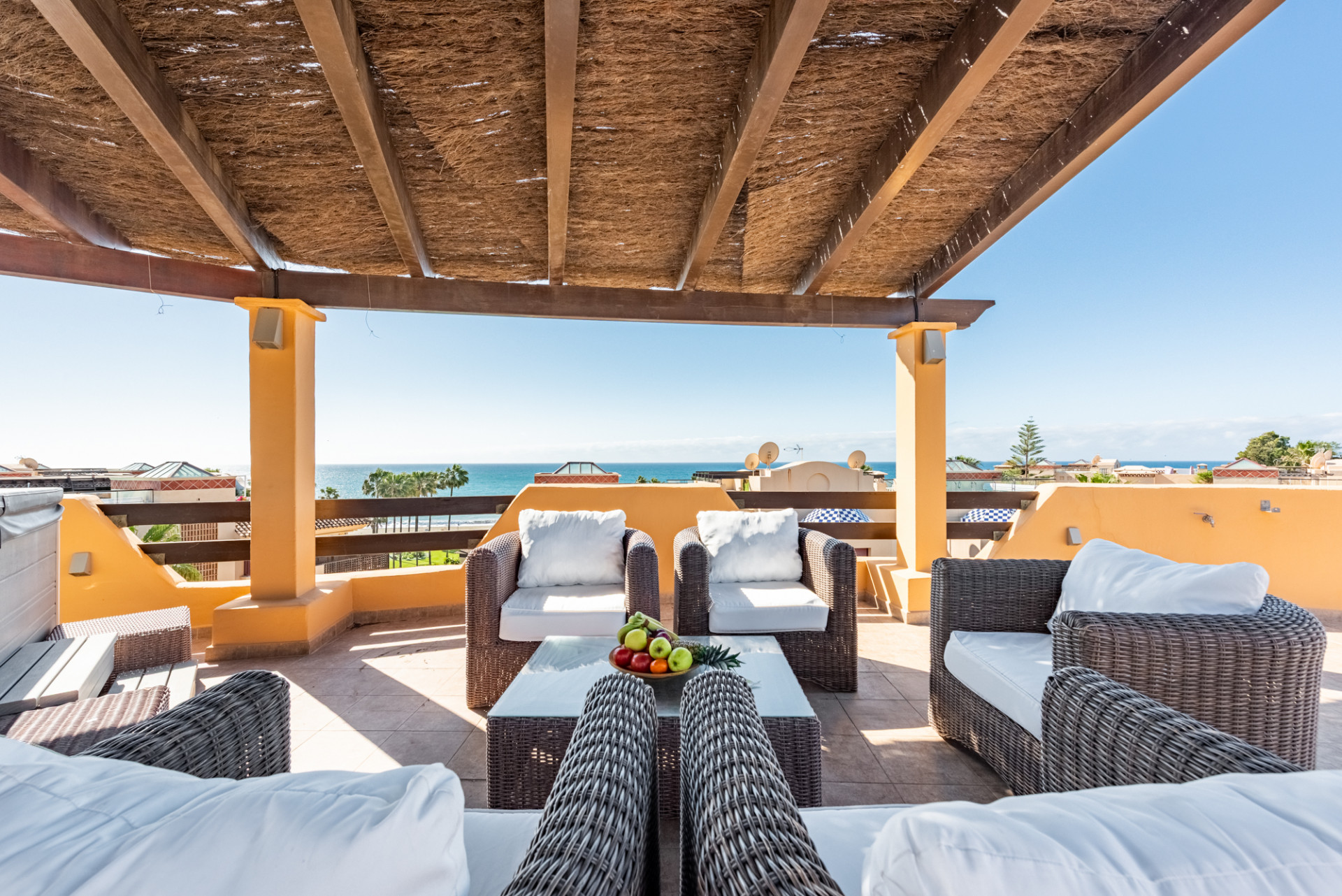 3 Bedroom Penthouse in Estepona - Photo 6