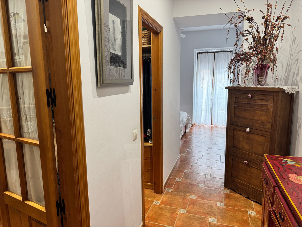 4 Bedroom Townhouse in Álora - Photo 13