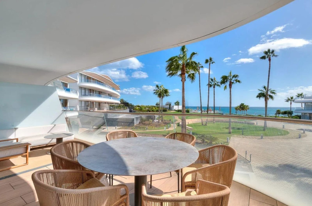3 Bedroom Apartment in Estepona