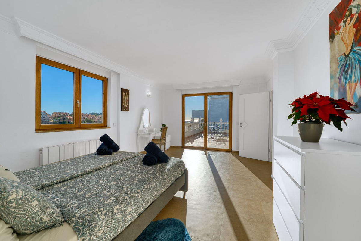 8 Bedroom Villa in Marbella - Photo 13