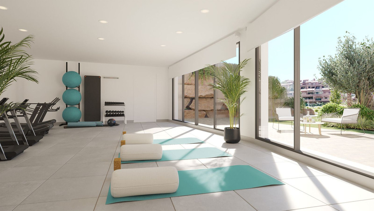 2 Bedroom Penthouse in Estepona - Photo 12