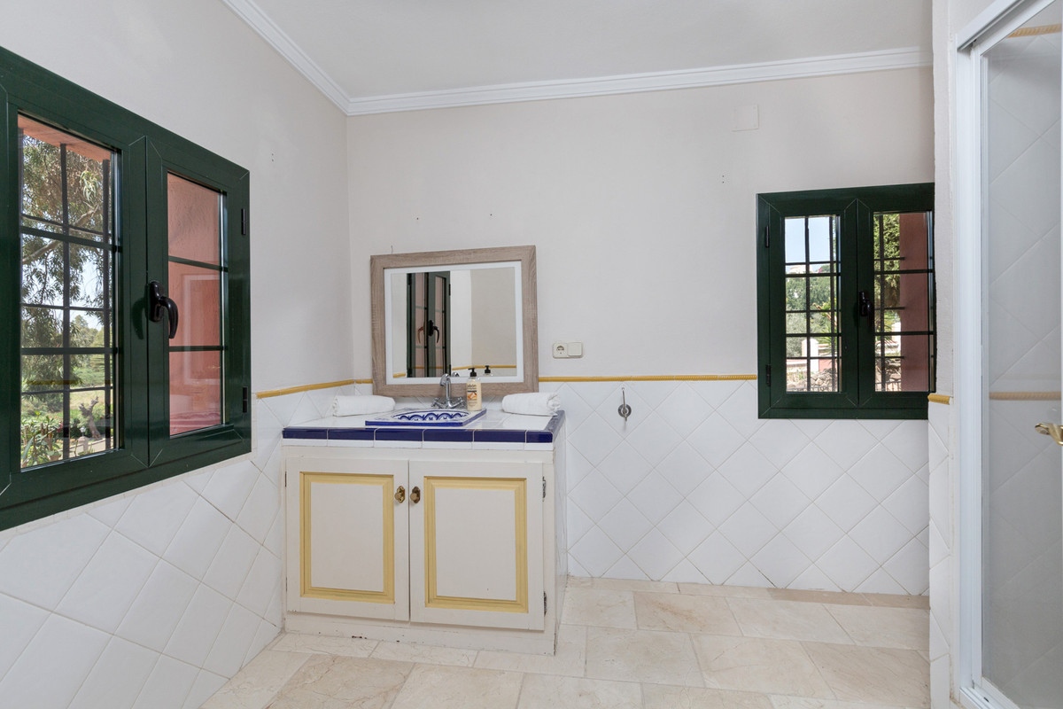 12 Bedroom Villa in Benahavís - Foto 31