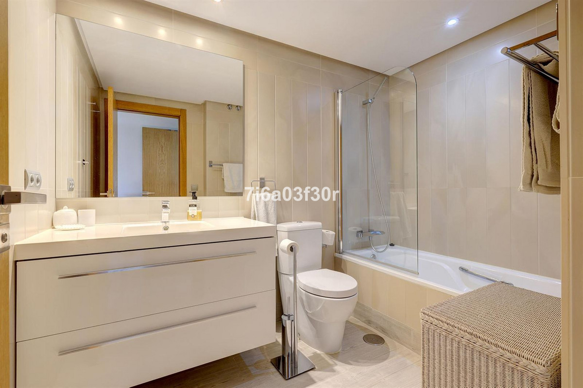 3 Bedroom Penthouse in San Pedro de Alcántara - Photo 13