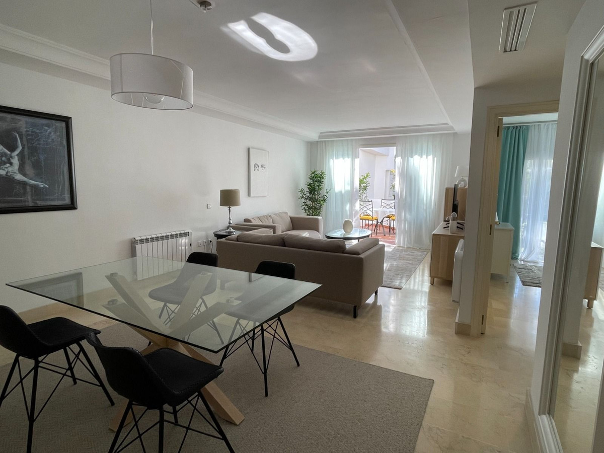 2 Bedroom Apartment in Marbella - Photo 5