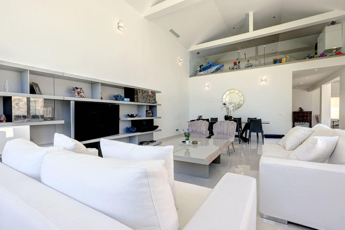 5 Bedroom Villa in Sotogrande - Photo 10