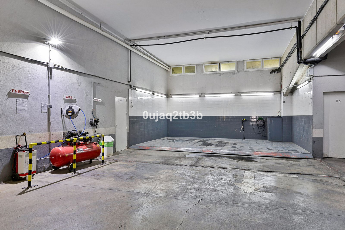 3 Bedroom Apartment in Marbella - Photo 35