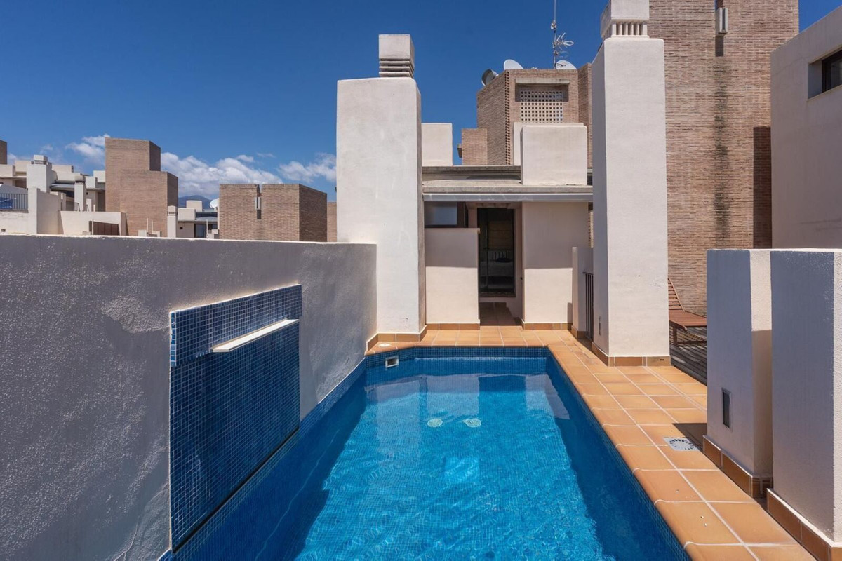 2 Bedroom Penthouse in Estepona - Photo 3