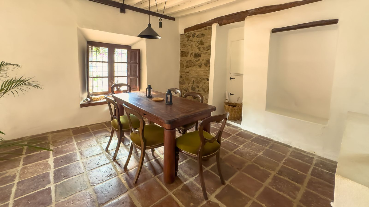 8 Bedroom Country house in Málaga - Photo 9