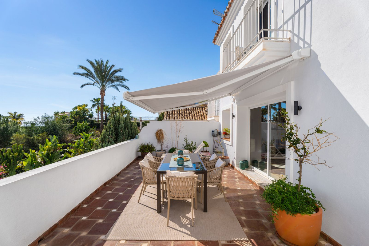 3 Bedroom Townhouse in Marbella - Photo 6