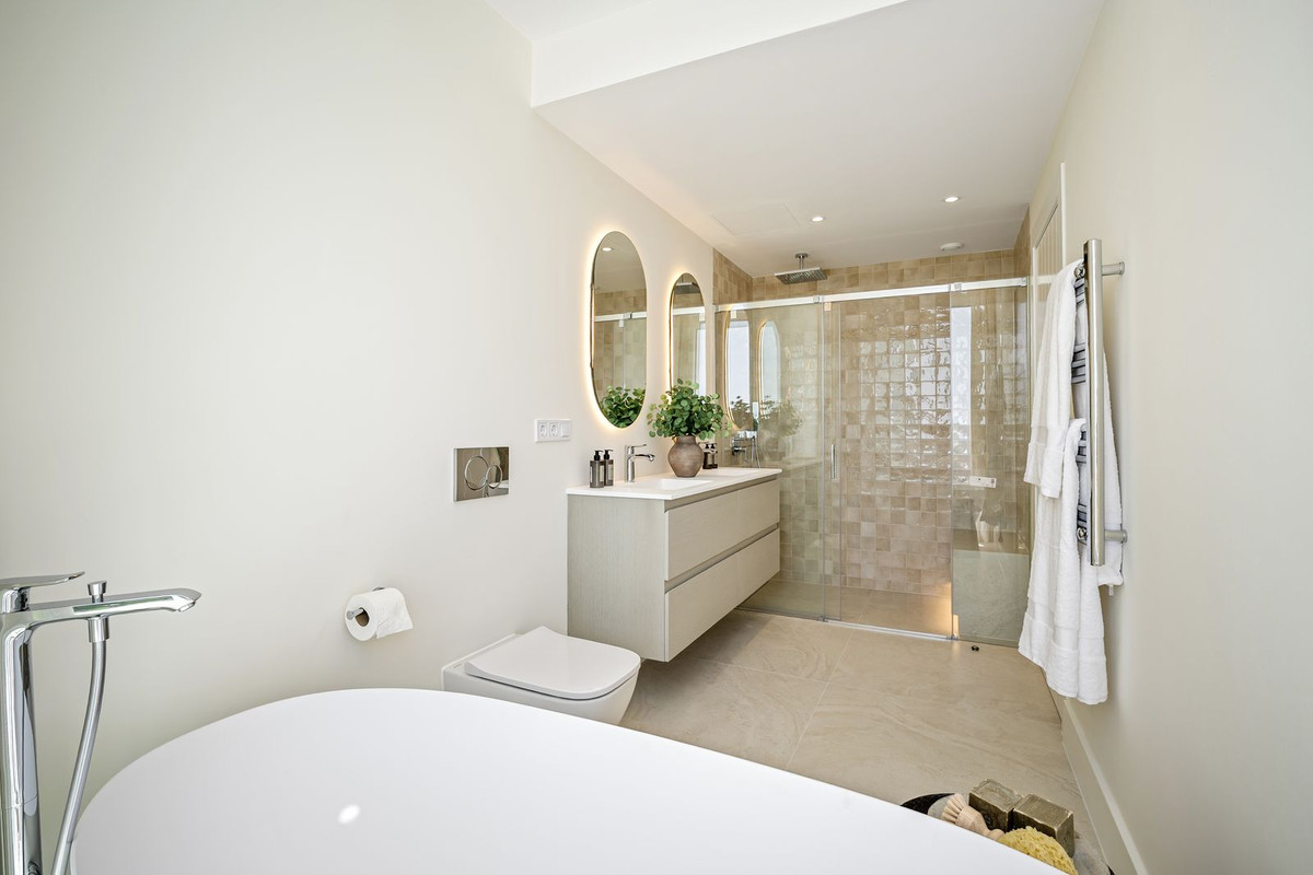 4 Bedroom Townhouse in Benahavís - Фото 20