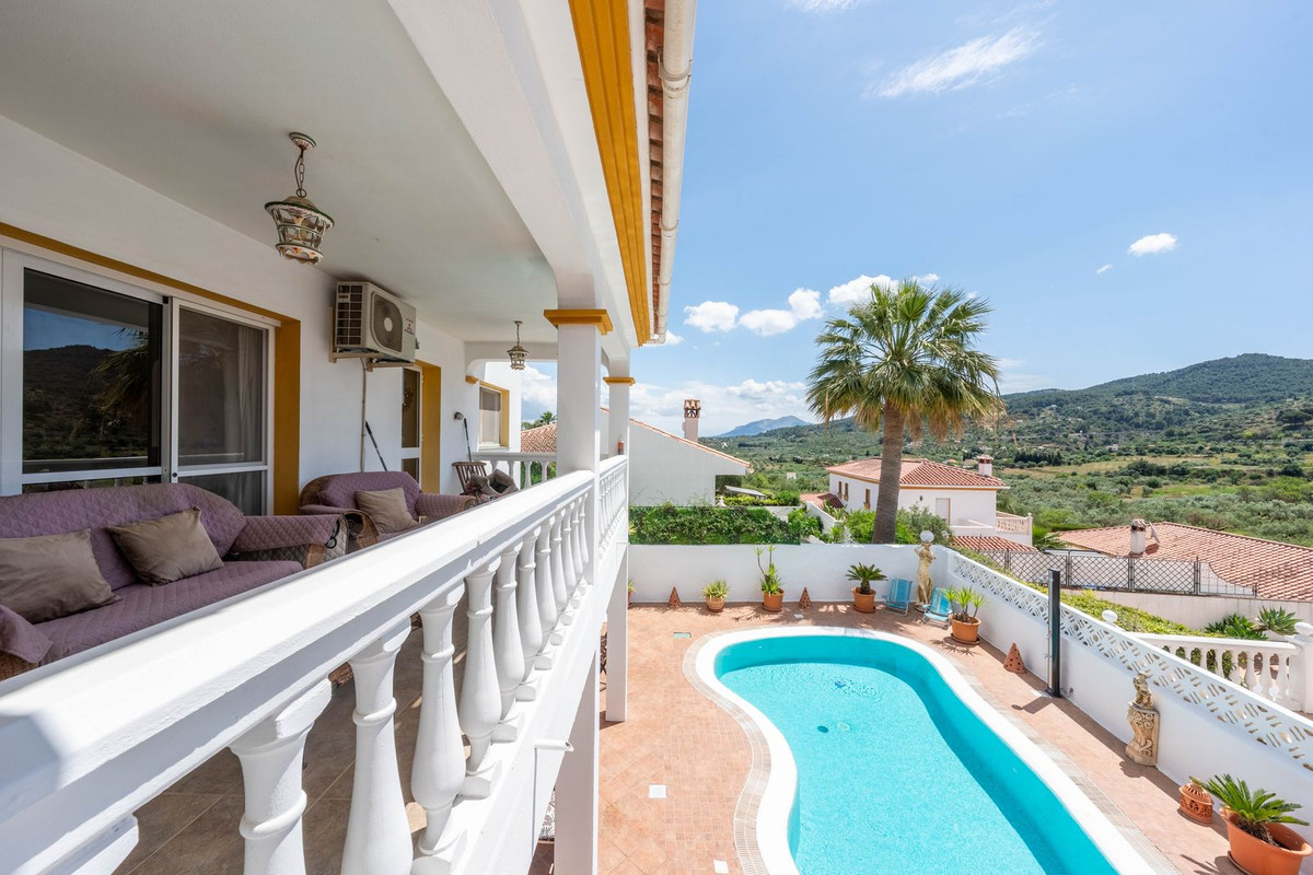 4 Bedroom Villa in Monda - Photo 45