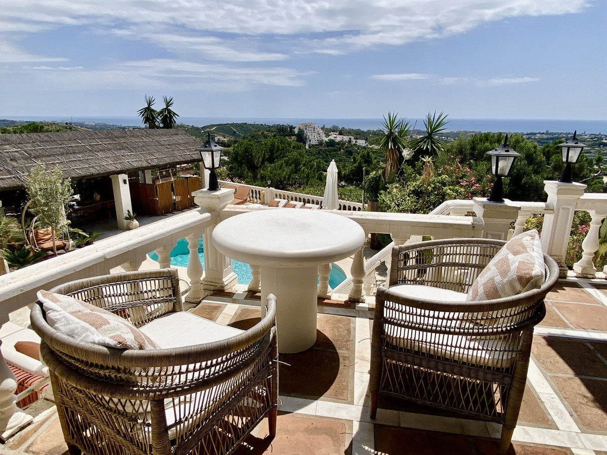 4 Bedroom Villa in Estepona - Photo 24