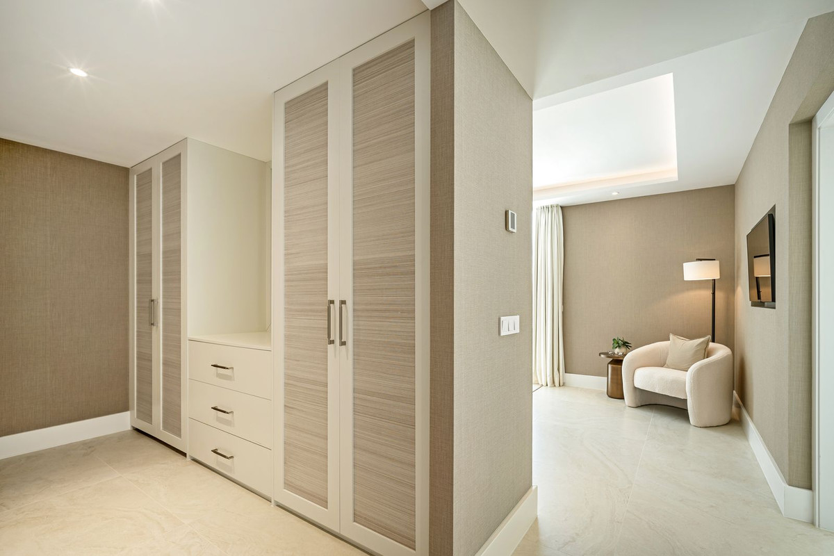 4 Bedroom Townhouse in Benahavís - Фото 36