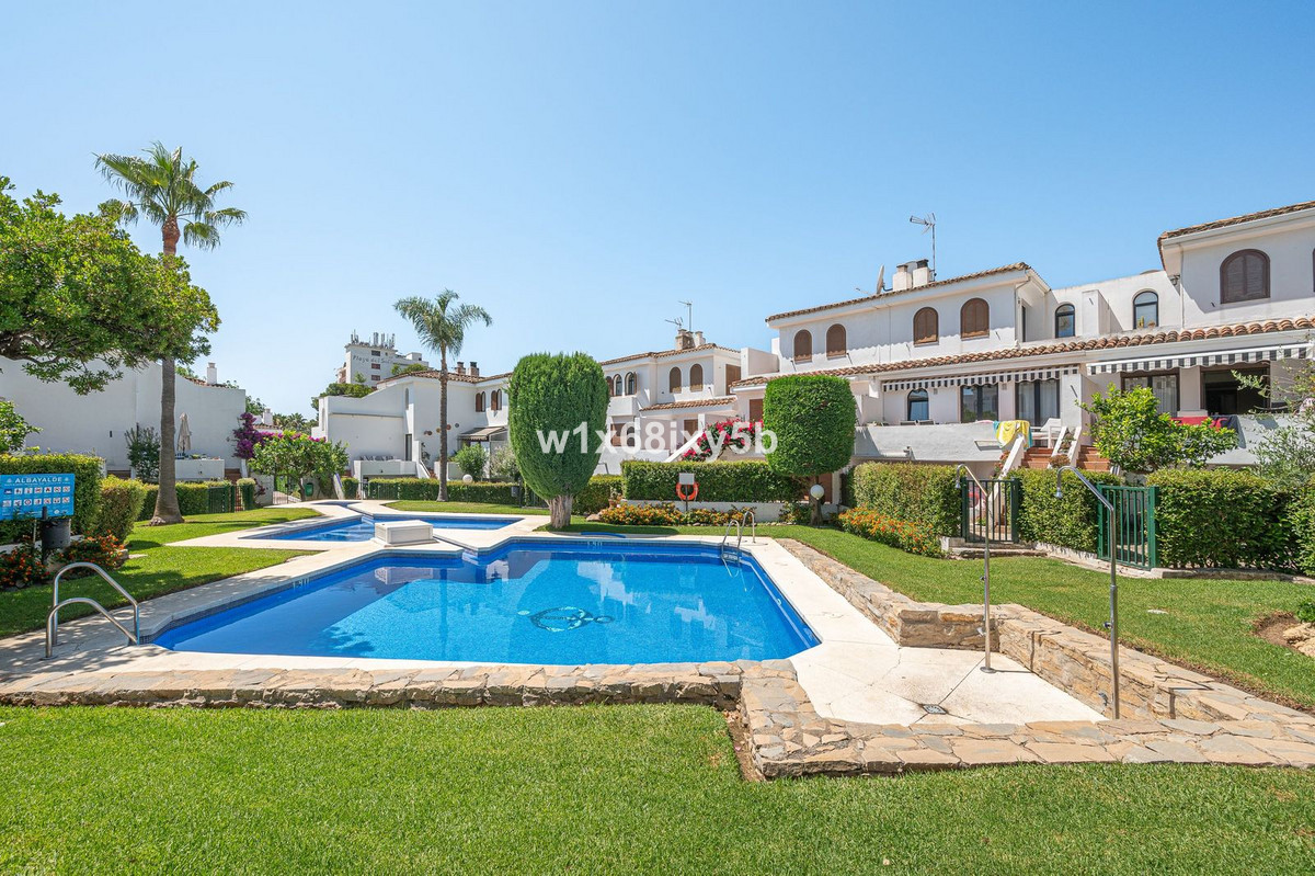 3 Bedroom Townhouse in Estepona - Фото 42