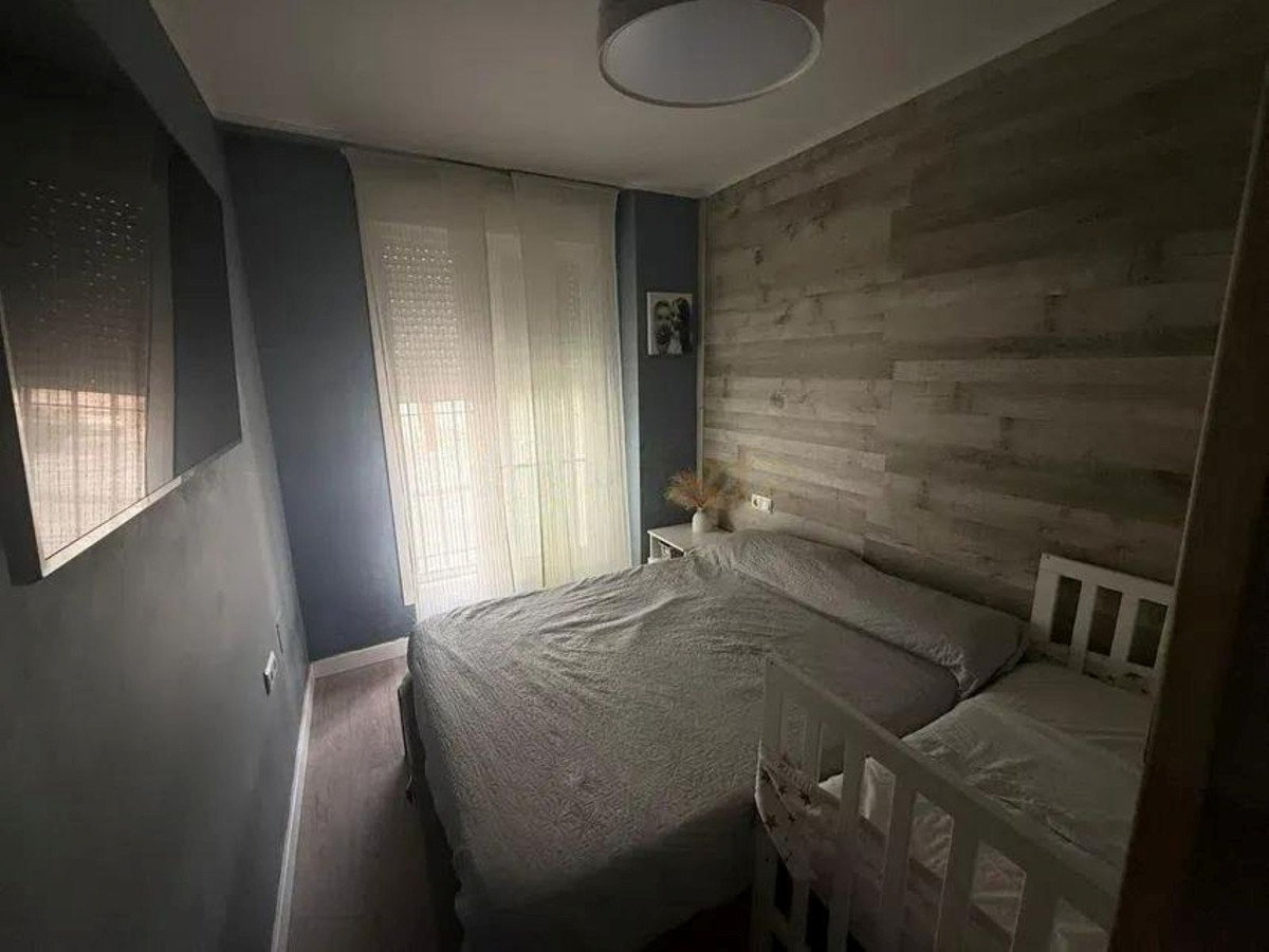 2 Bedroom Apartment in Málaga - Photo 10