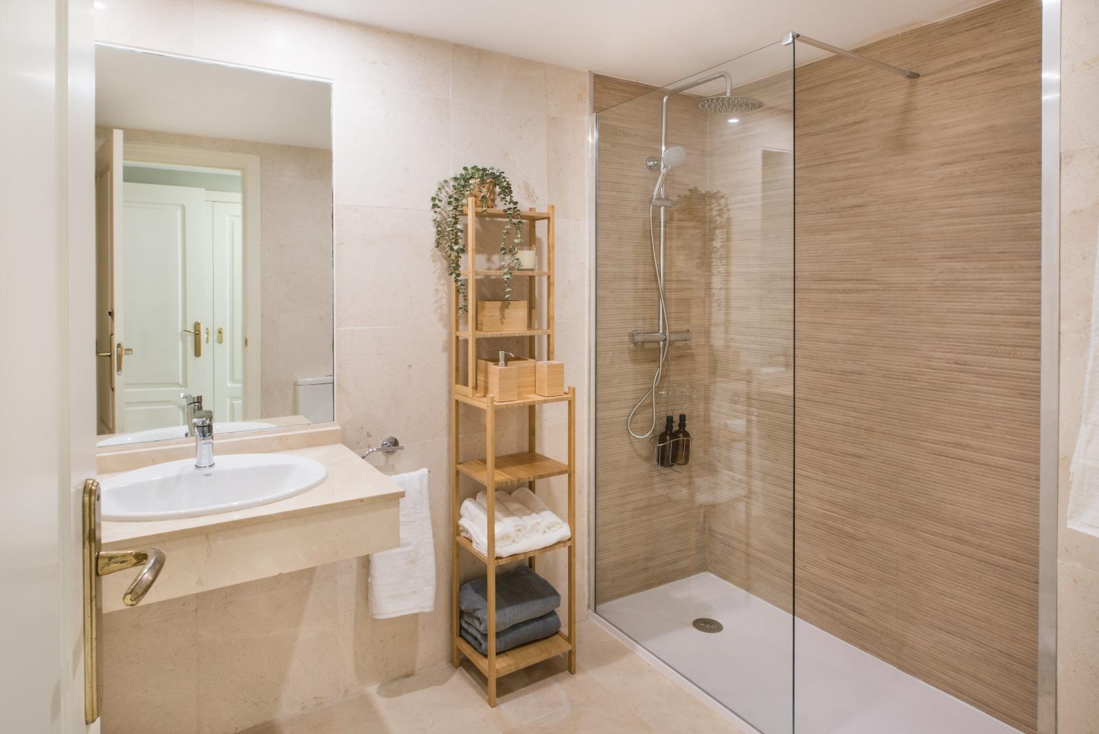 2 Bedroom Apartment in Marbella - Photo 11
