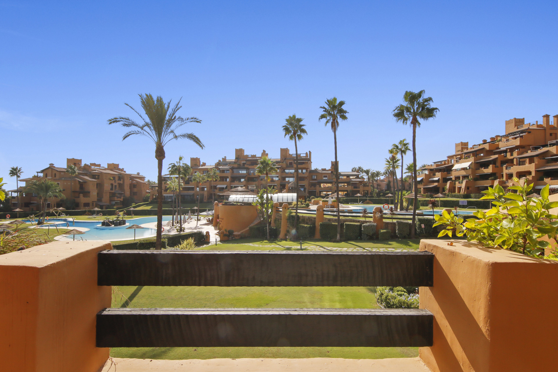 2 Bedroom Apartment in Estepona - Photo 13