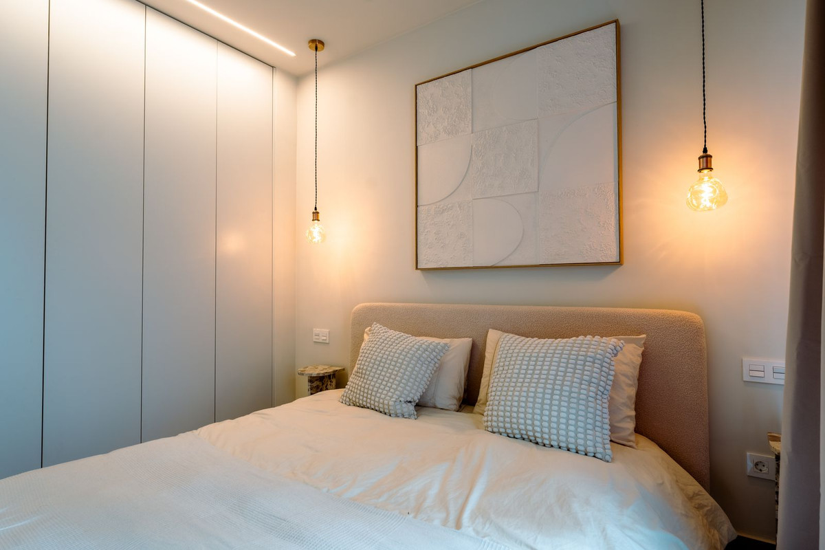 2 Bedroom Apartment in Marbella - Photo 21