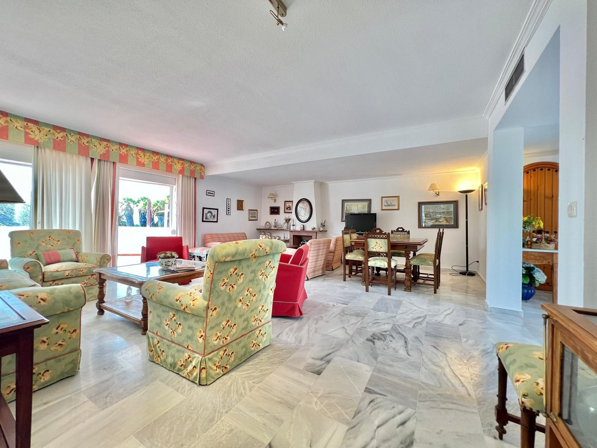 3 Bedroom Townhouse in Estepona - Foto 12