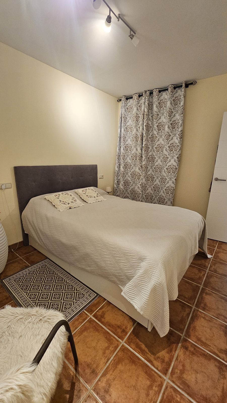 1 Bedroom Apartment in Estepona - Photo 12