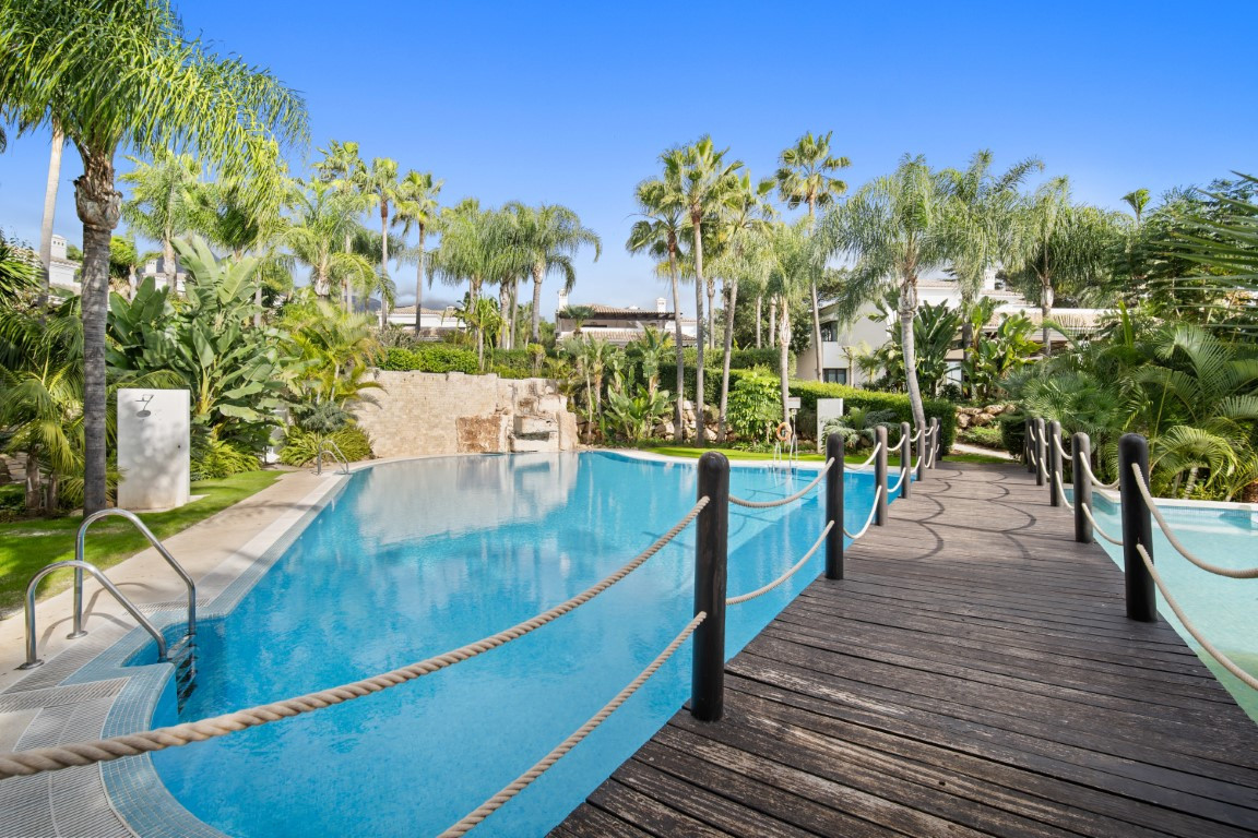 5 Bedroom Villa in Marbella - Photo 29