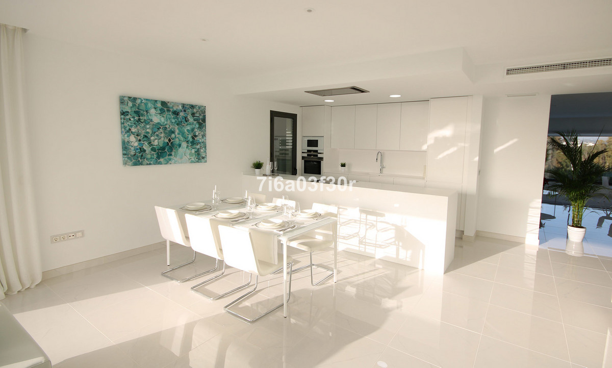 3 Bedroom Penthouse in Estepona - Фото 9