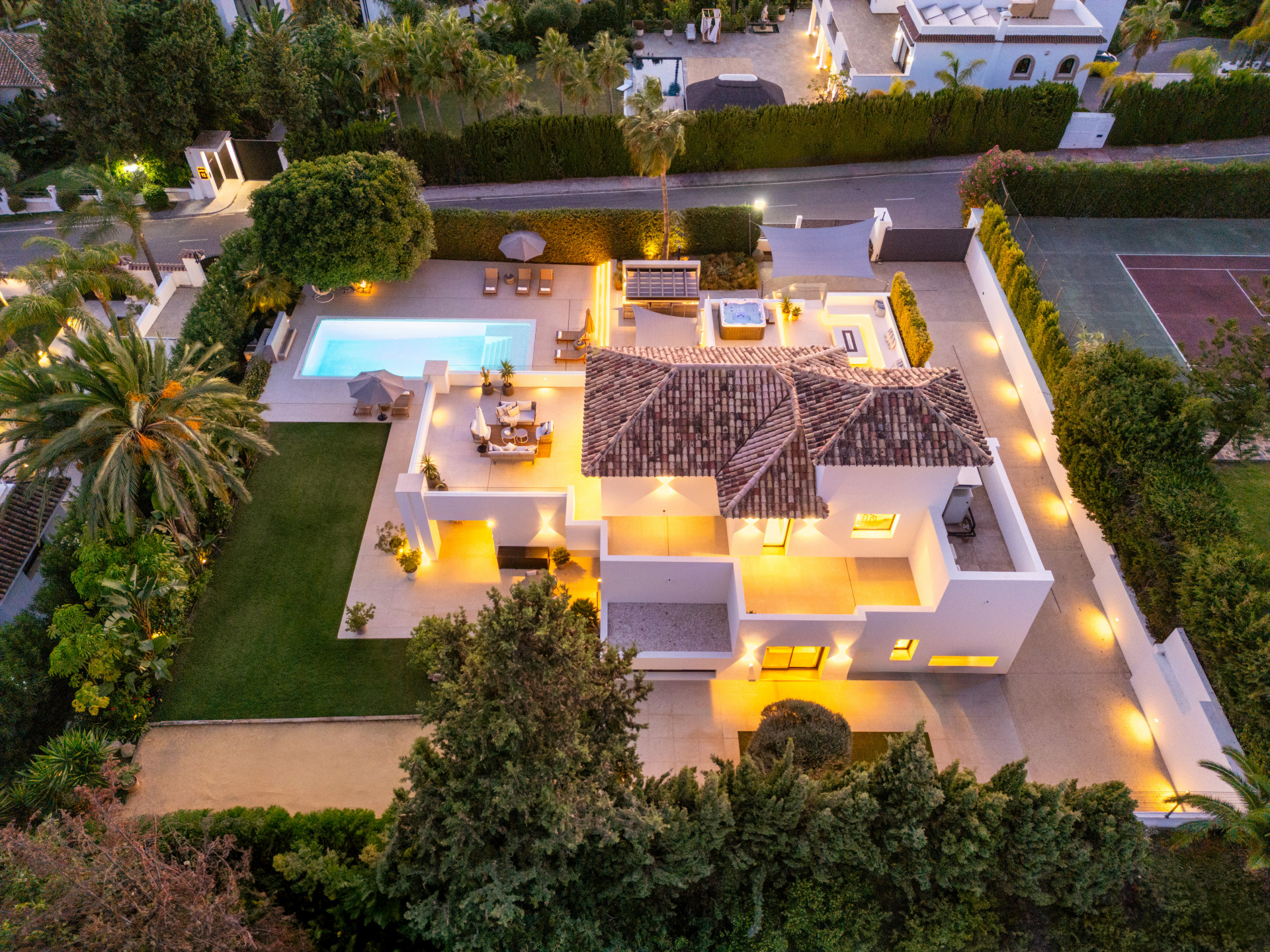 6 Bedroom Villa in Marbella - Photo 16