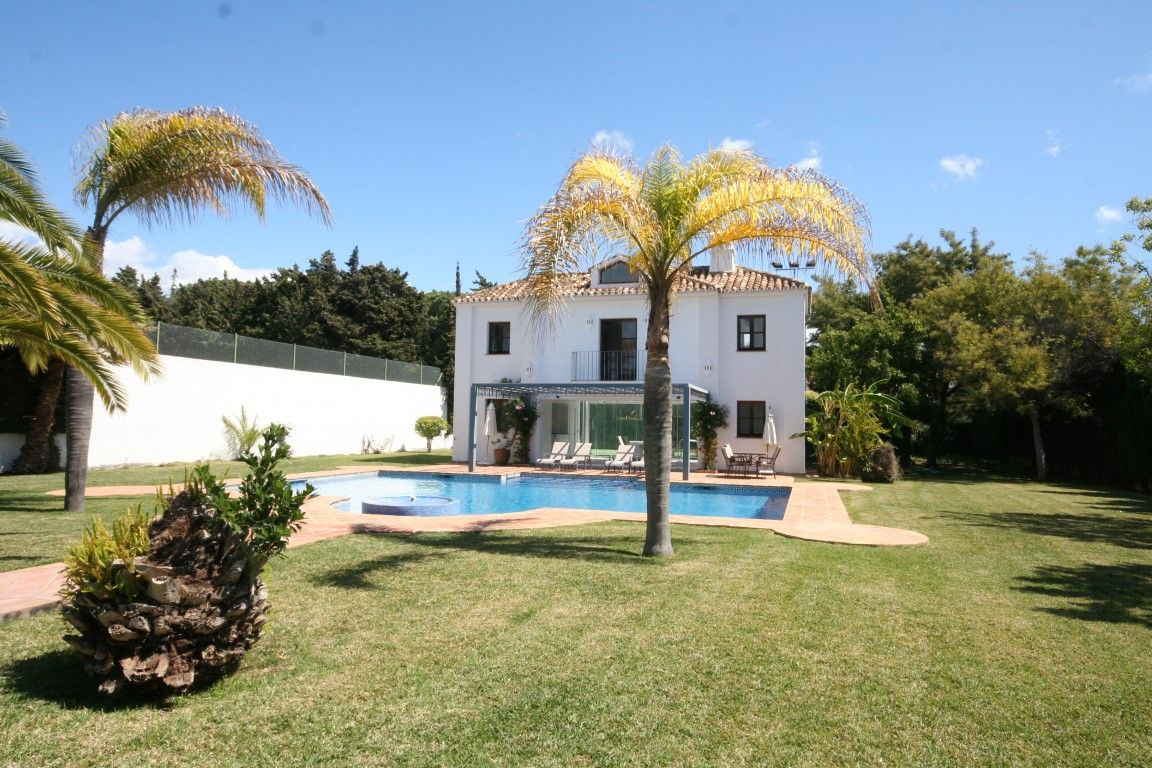 6 Bedroom Villa in San Pedro de Alcántara - Фото 3