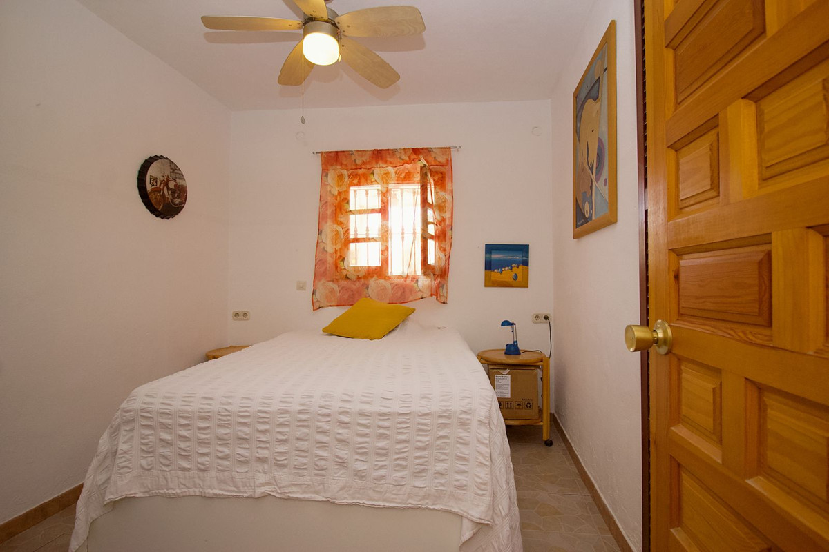5 Bedroom Villa in Coín - Photo 27