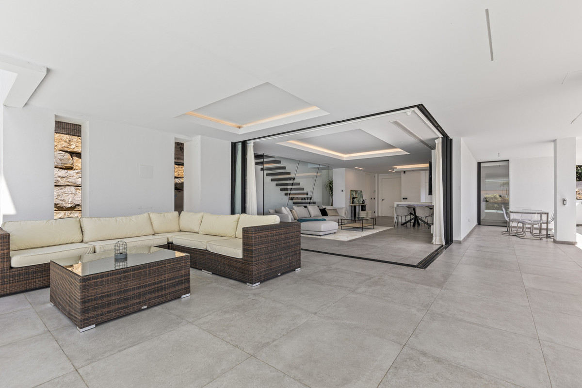 4 Bedroom Villa in Estepona - Photo 21