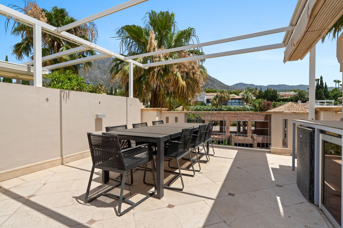 4 Bedroom Townhouse in Marbella - Photo 20