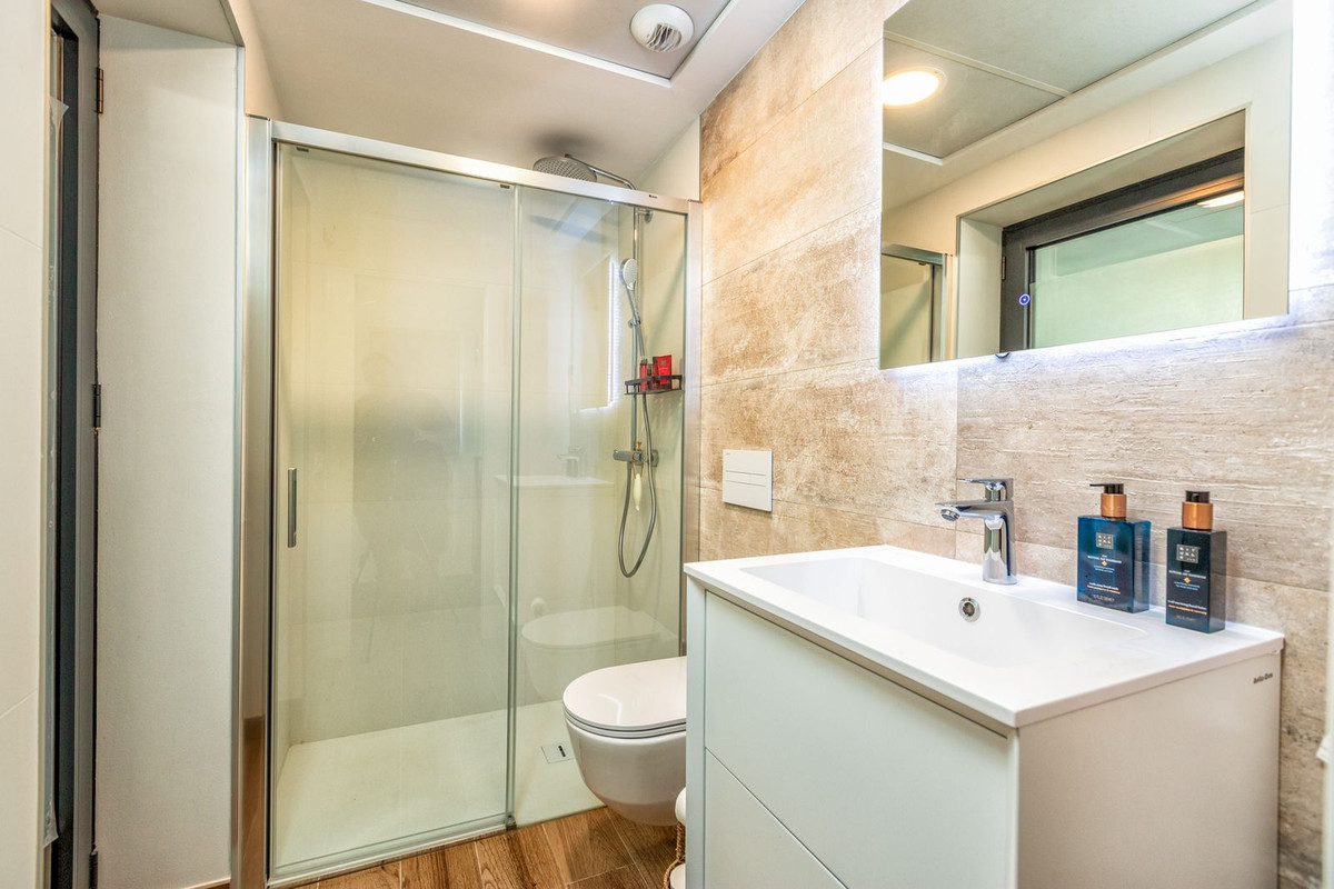 3 Bedroom Apartment in Fuengirola - Photo 35