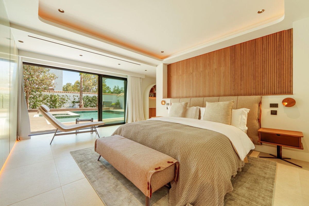 5 Bedroom Villa in Marbella - Photo 57