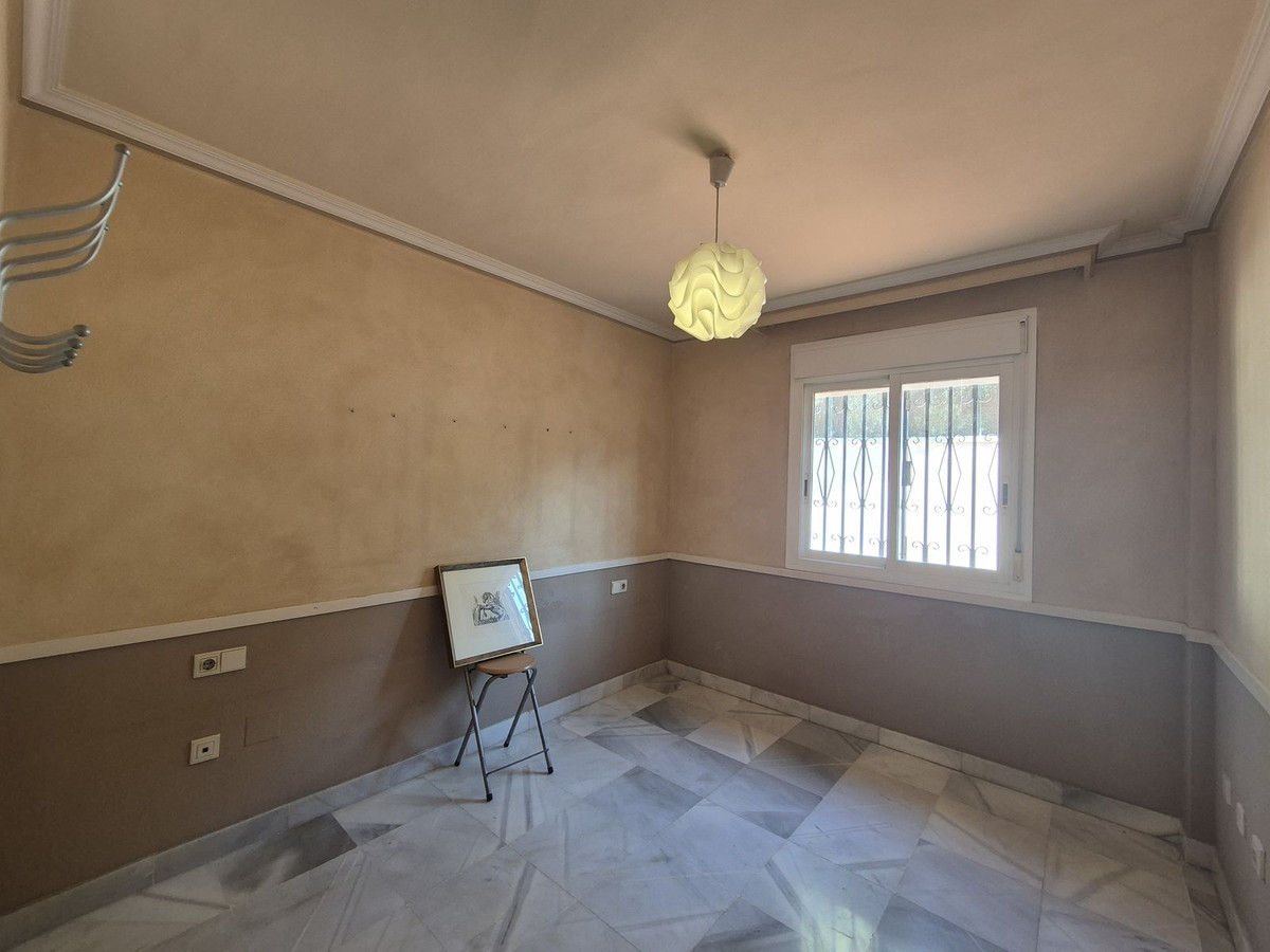 3 Bedroom Apartment in Marbella - Photo 8